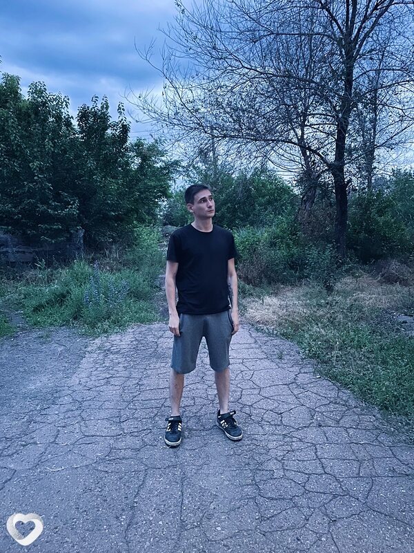 Богдан, 20, Луганске — анкета №862936