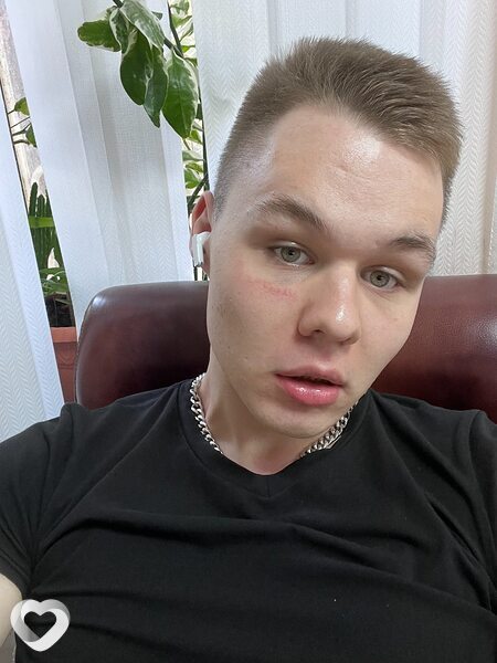 Максим, 23, Москве — анкета №864293
