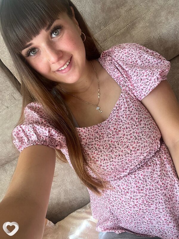 Иришка, 23, Екатеринбурге — анкета №865419