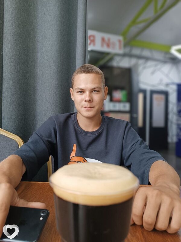 Михаил, 21, Москве — анкета №865811