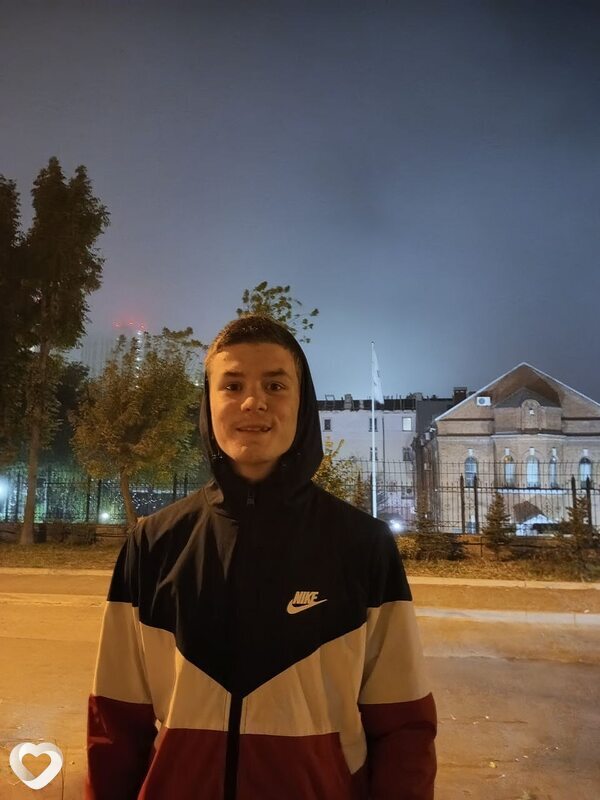 Лёва, 21, Москве — анкета №867713