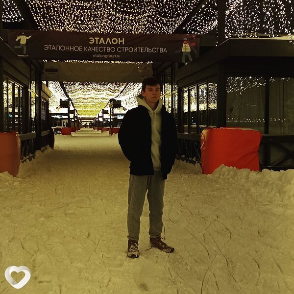 Александр, 21, Москве — анкета №868978