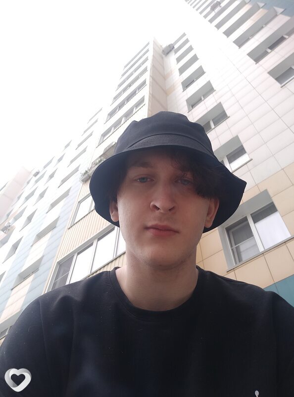 Артём, 22, Барнауле — анкета №869063