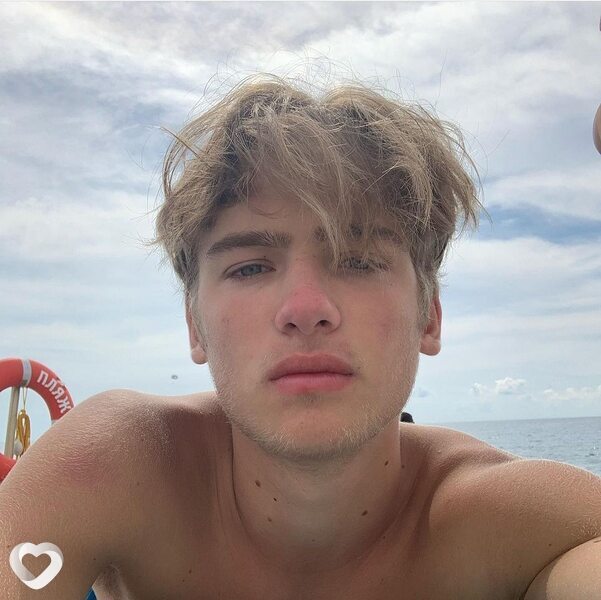 Артем, 21, Екатеринбурге — анкета №872998
