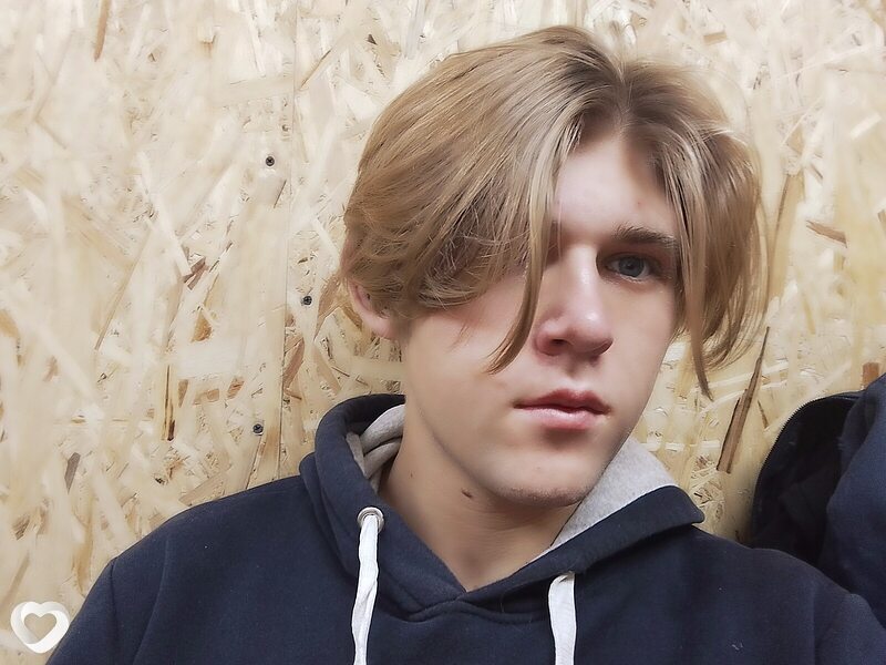 Иван, 21, Еманжелинске — анкета №873571