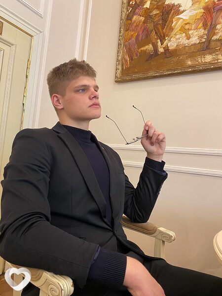 Артём, 21, Москве — анкета №875446