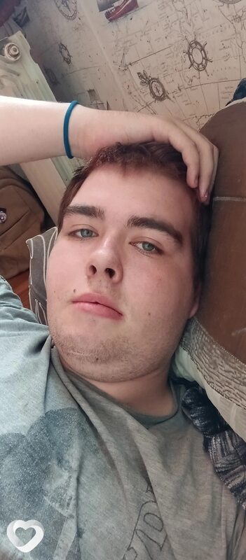 Глеб, 21, Бийске — анкета №876640