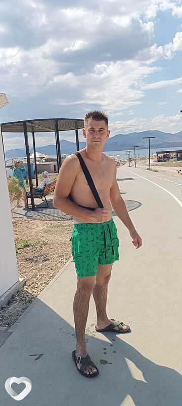 Илья, 23, Симферополе — анкета №876939