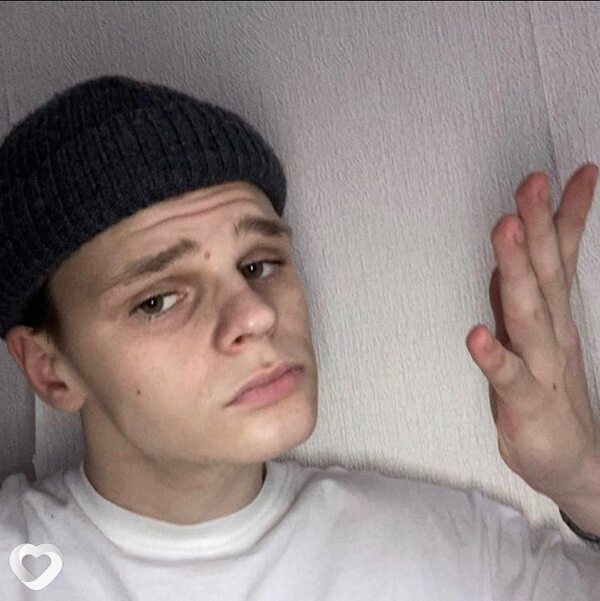 Валентин, 23, Петрозаводске — анкета №884306