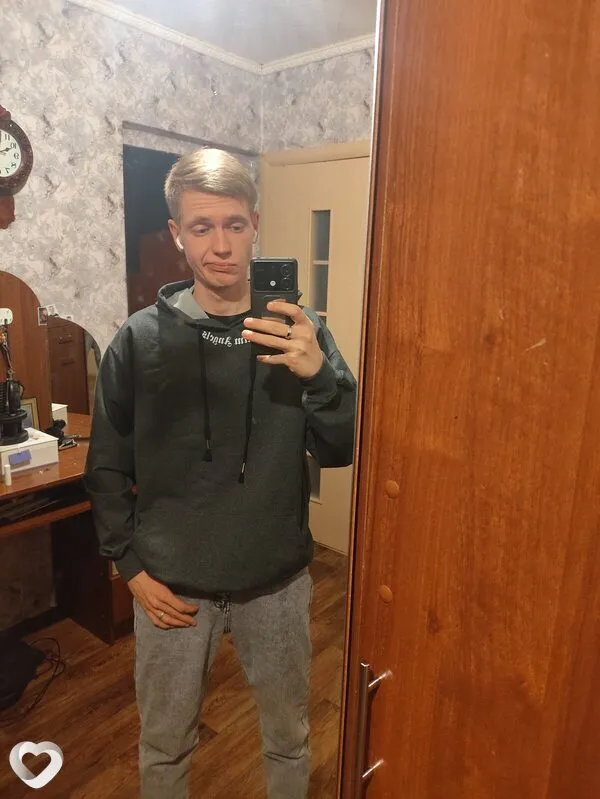 Максим, 22, Москве — анкета №884392