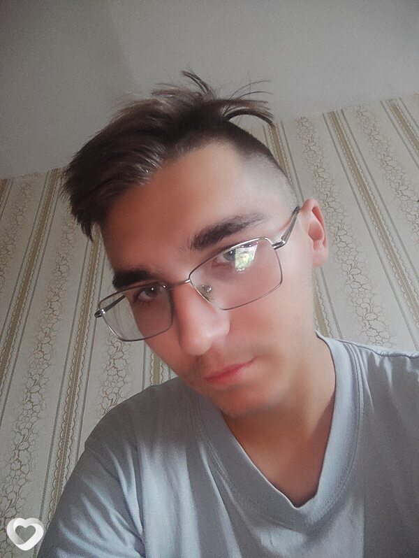 Александр, 21, Витебске — анкета №885479