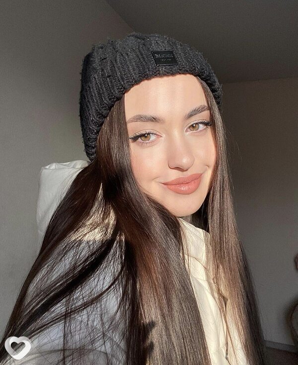Агата, 21, Новосибирске — анкета №889236