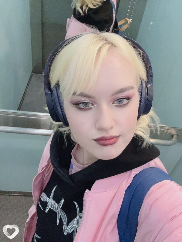 Анна, 21, Сургуте — анкета №889374