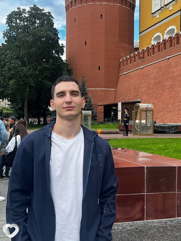 Илья, 23, Екатеринбурге — анкета №890084