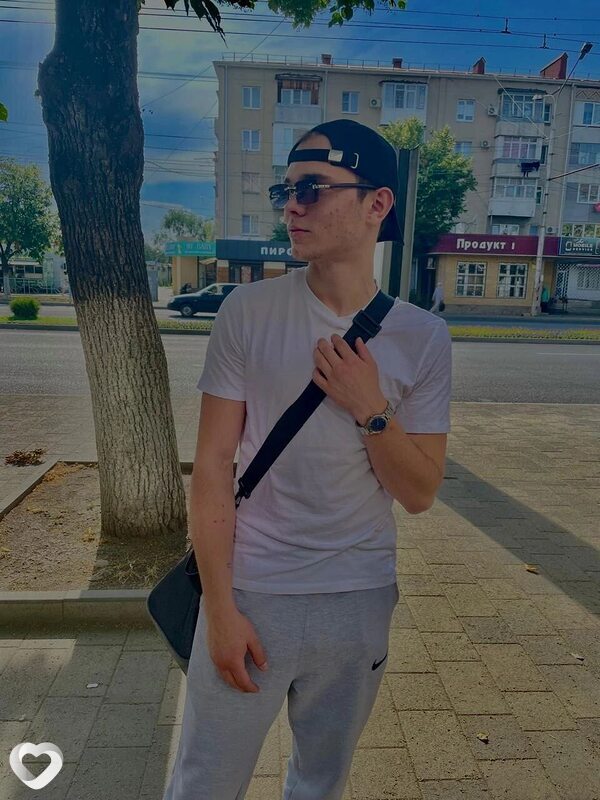 Артем, 22, Черкесске — анкета №891182