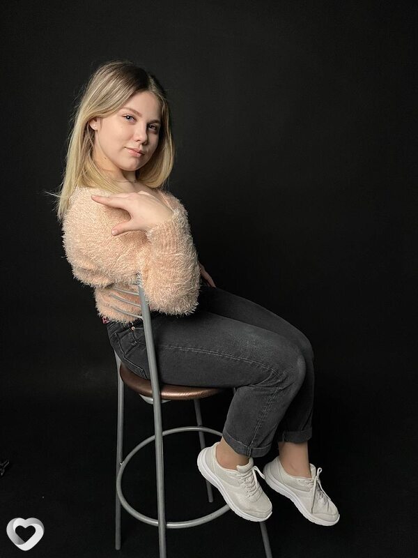 Нюта, 21, Оренбурге — анкета №893140