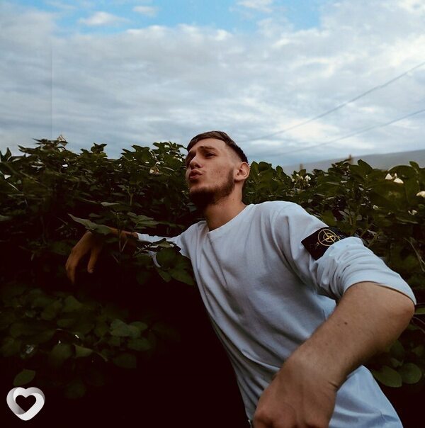 Артём, 21, Ростове-на-Дону — анкета №895441