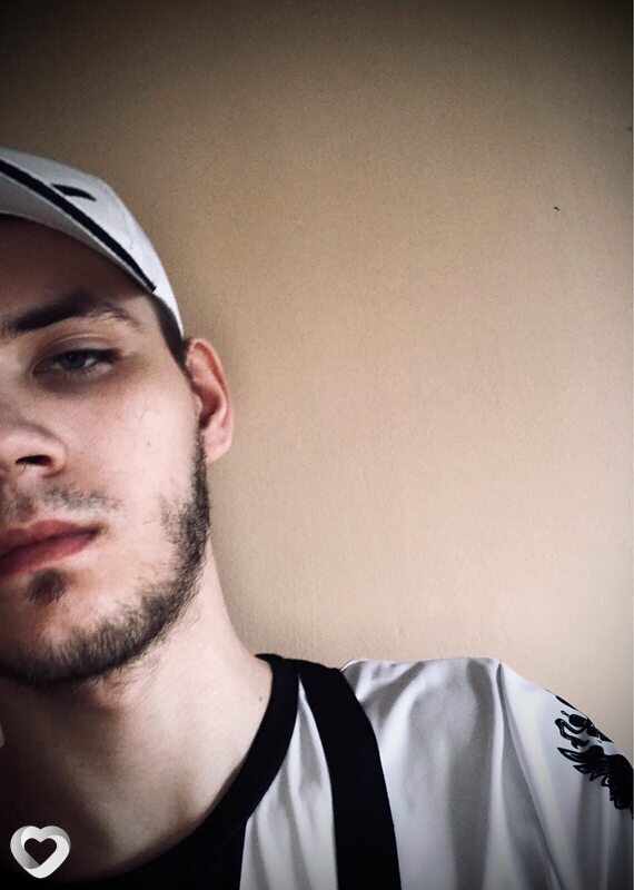 Артем, 22, Ростове-на-Дону — анкета №896276