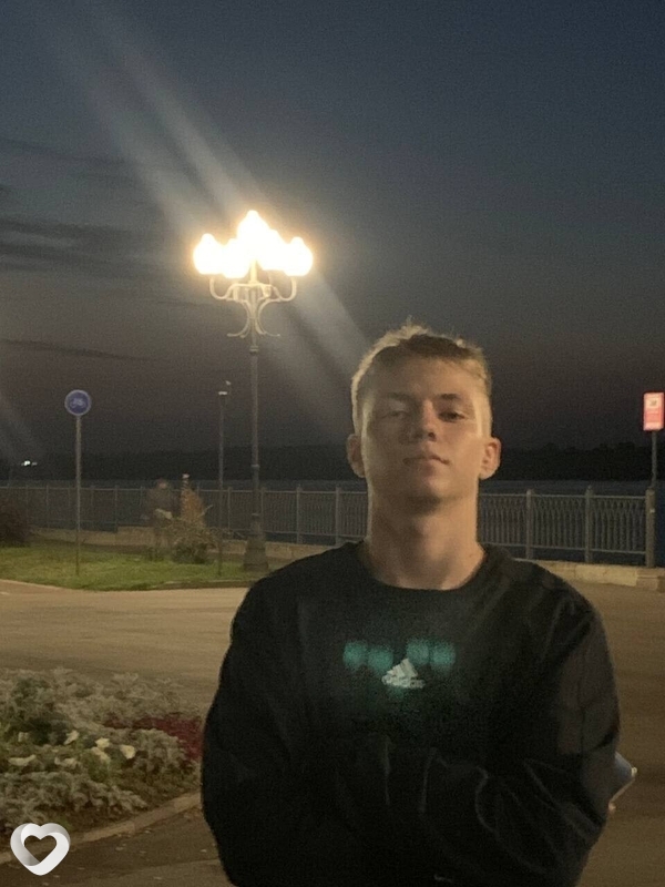 Денис, 20, Москве — анкета №896514
