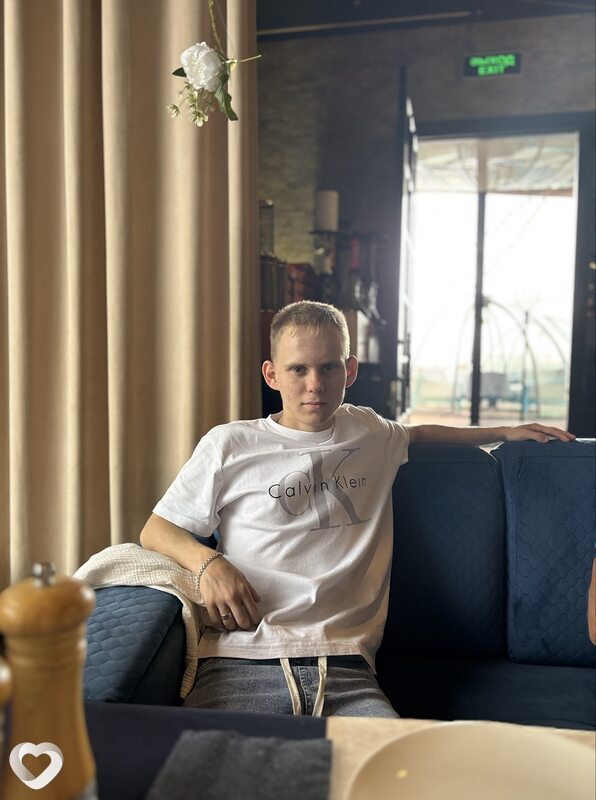 Макс, 20, Астрахани — анкета №897789