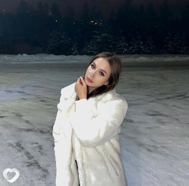 Оля, 25, Екатеринбурге — анкета №904617