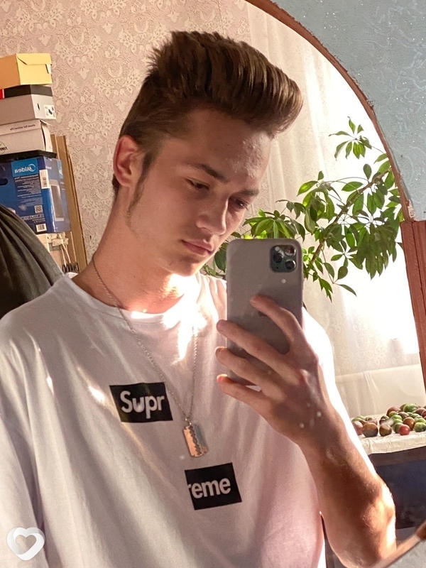 Андрей, 21, Братске — анкета №905730