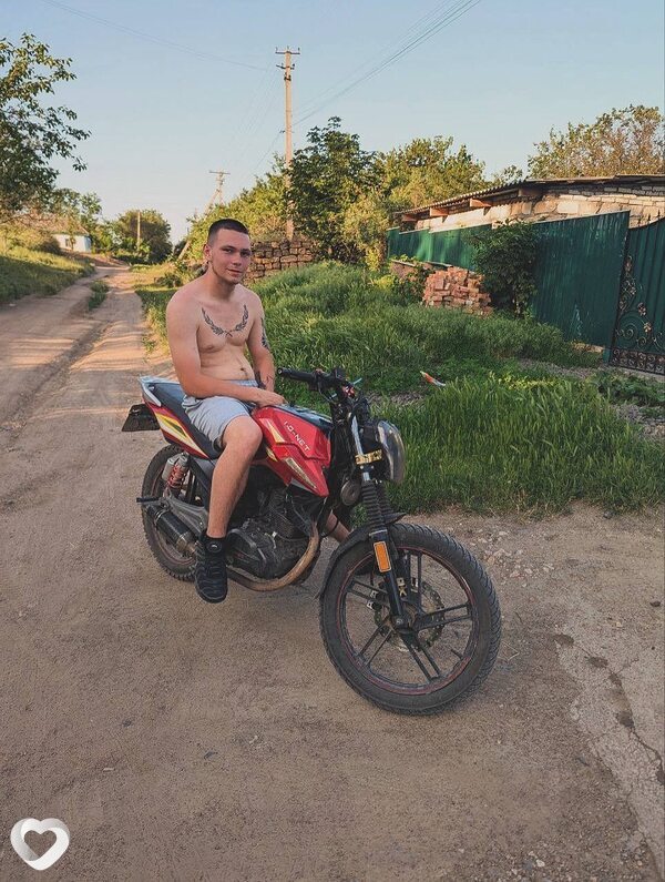Даня, 21, Киеве — анкета №905742