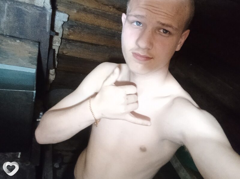 Максим, 21, Москве — анкета №906403