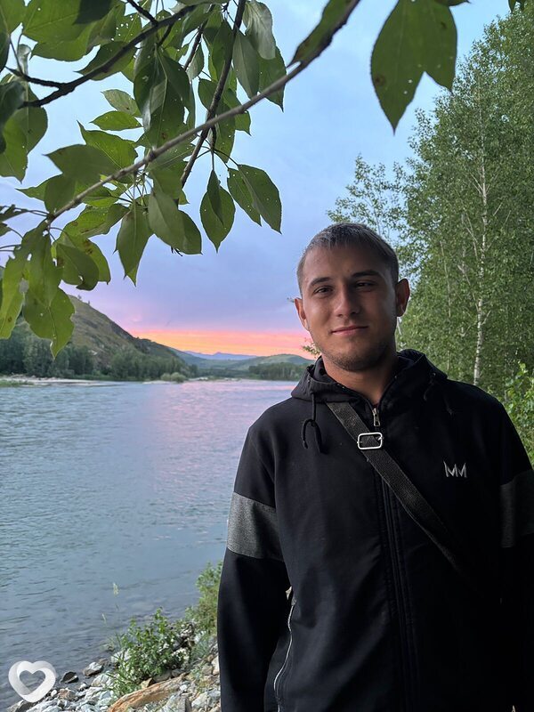 Иван, 26, Зыряновск — анкета №908306