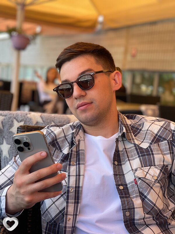 Сашко, 28, Москве — анкета №908567
