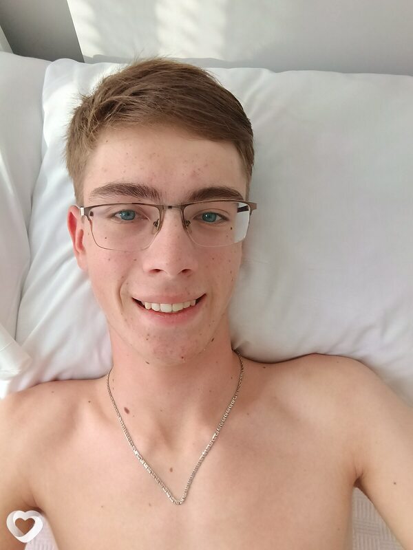 Артемий, 21, Горно-Алтайске — анкета №908733