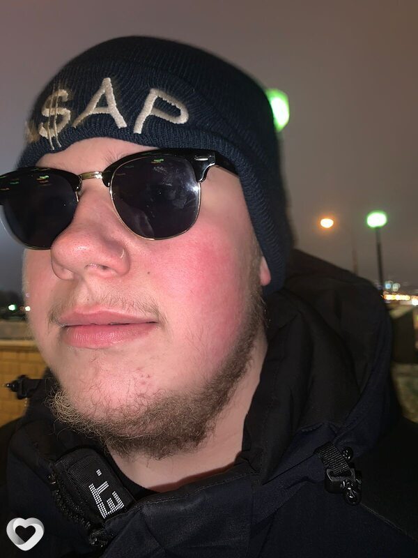 Максим, 20, Москве — анкета №910150