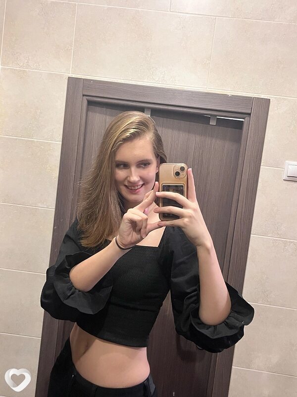 Вика, 21, Москве — анкета №910093