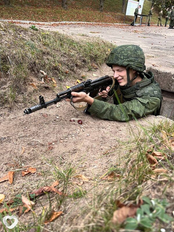 Саша, 22, Бобруйске — анкета №910643