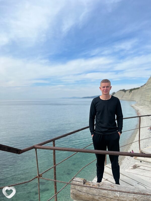 Денис, 24, Феодосии — анкета №910863