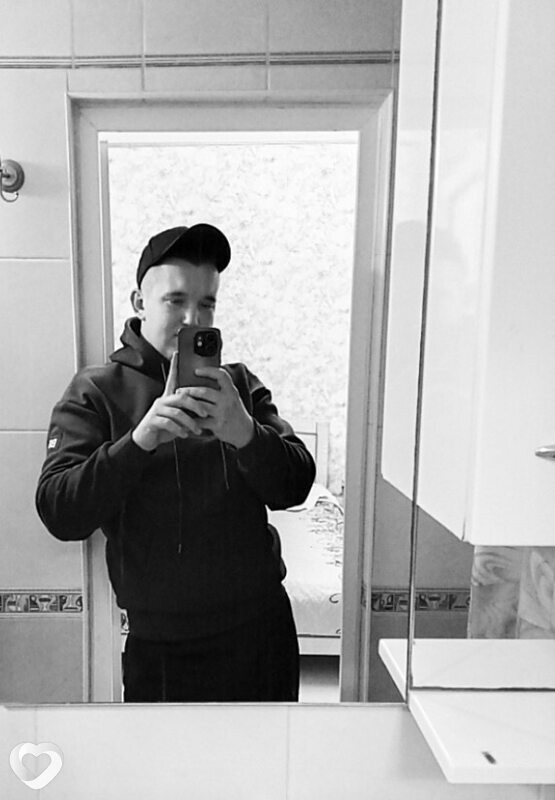 Виктор, 27, Макеевке — анкета №911301