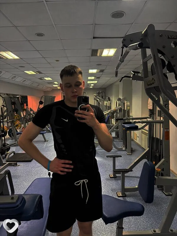 Иван, 26, Барнауле — анкета №912623