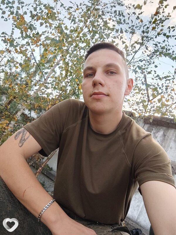 Илья, 22, Москве — анкета №913040