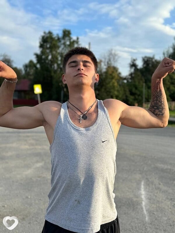 Андрей, 21, Томске — анкета №913352