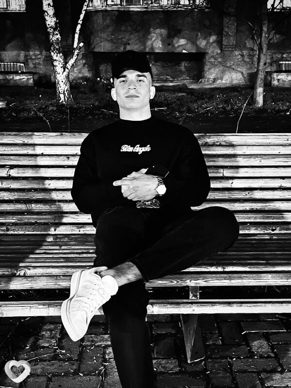 Лев, 22, Москве — анкета №916383