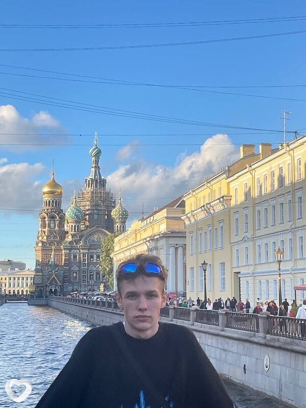 Максим, 22, Москве — анкета №916405