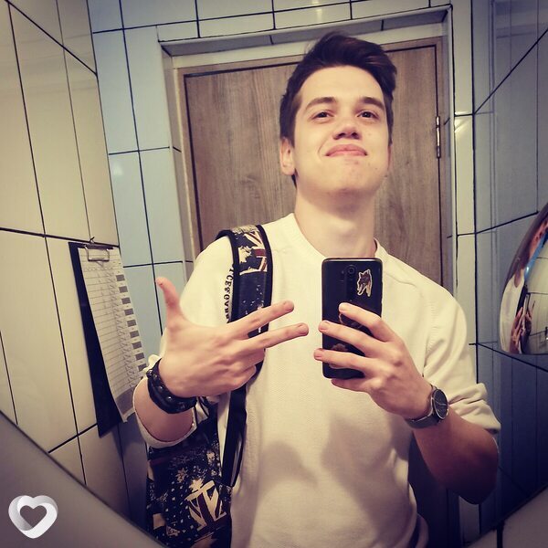 Максим, 27, Новотроицке — анкета №921365