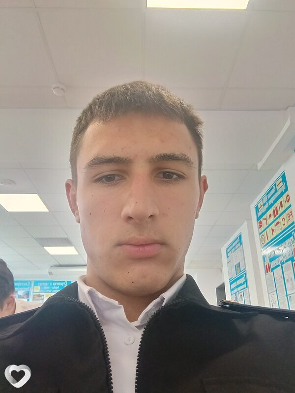 Иван, 20, Новороссийске — анкета №922361