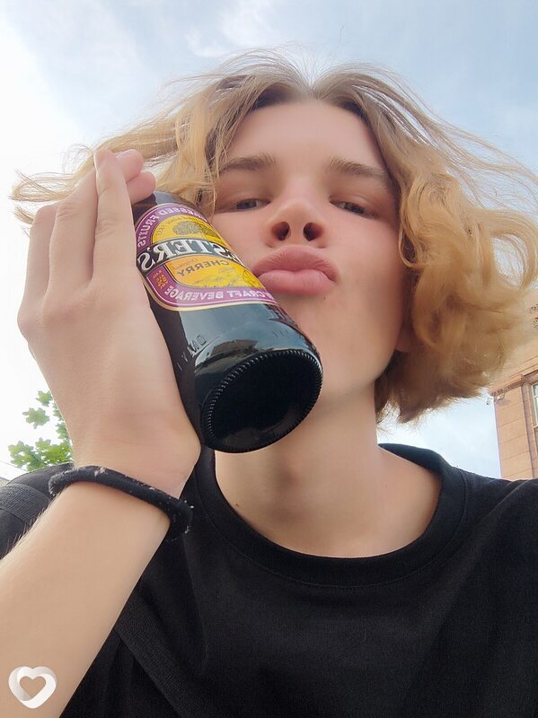Саша, 21, Москве — анкета №923275