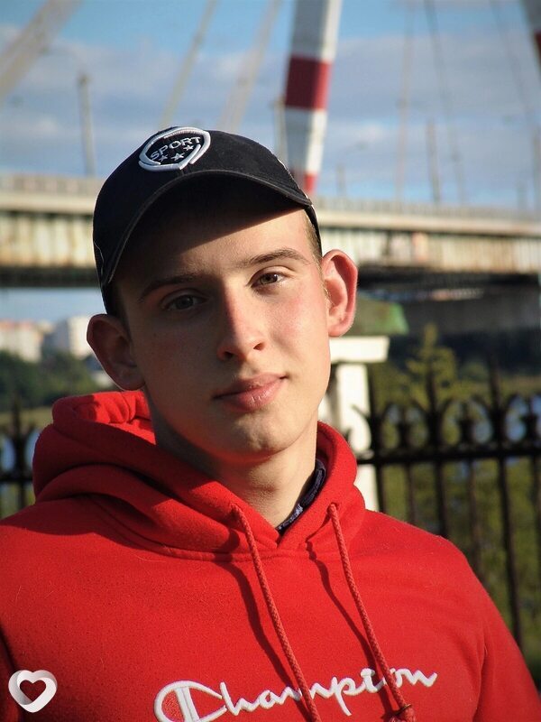 Илья, 20, Череповце — анкета №923336