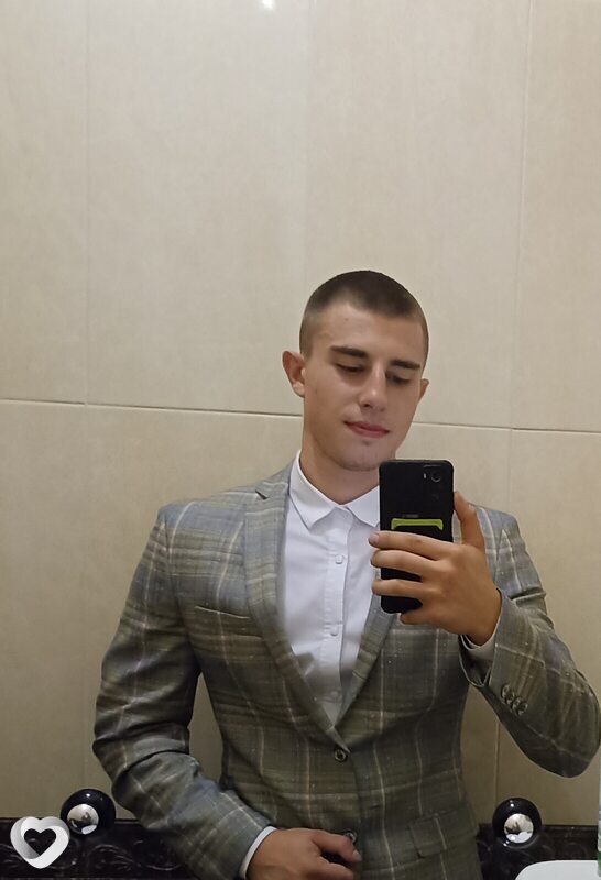 Паша, 21, Москве — анкета №923354