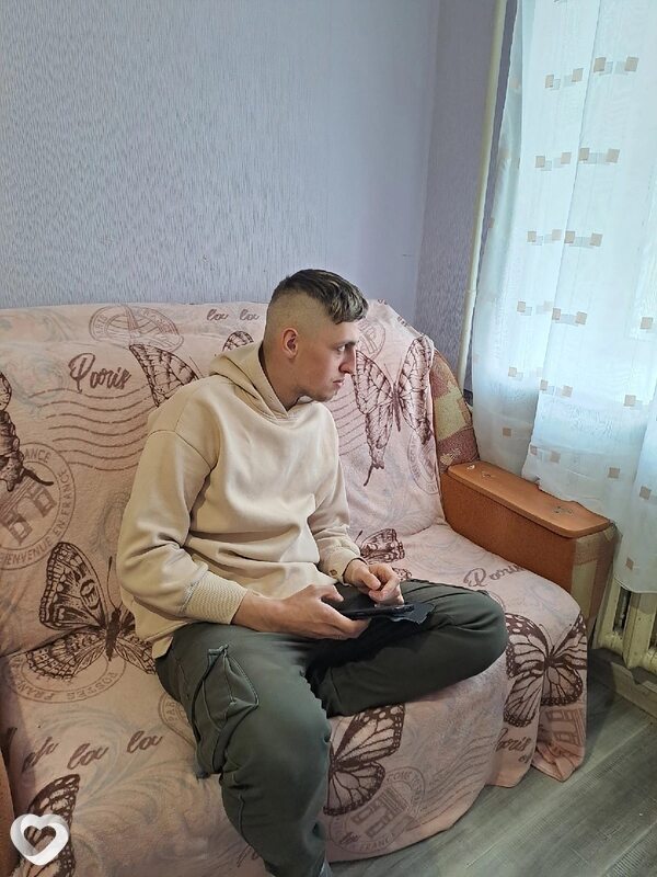 Максим, 24, Ангарске — анкета №924133