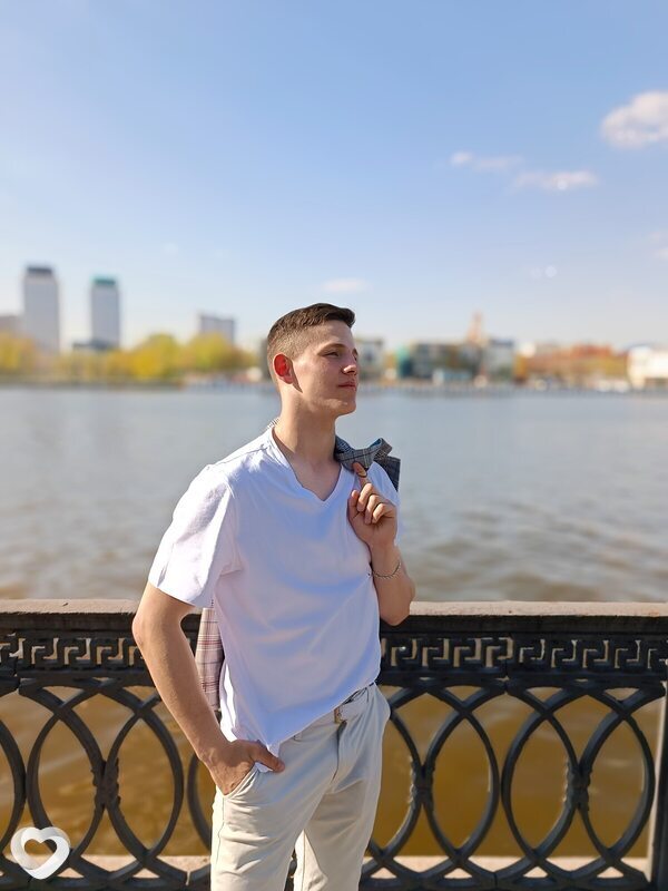 Кирилл, 23, Москве — анкета №925757