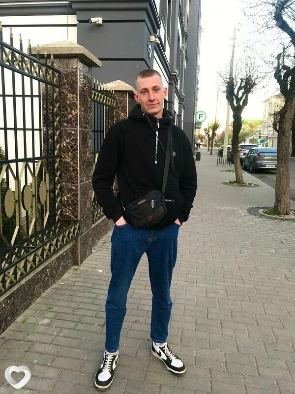Олег, 25, Барановичах — анкета №927803