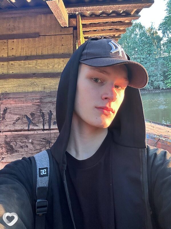 Артём, 20, Москве — анкета №929391